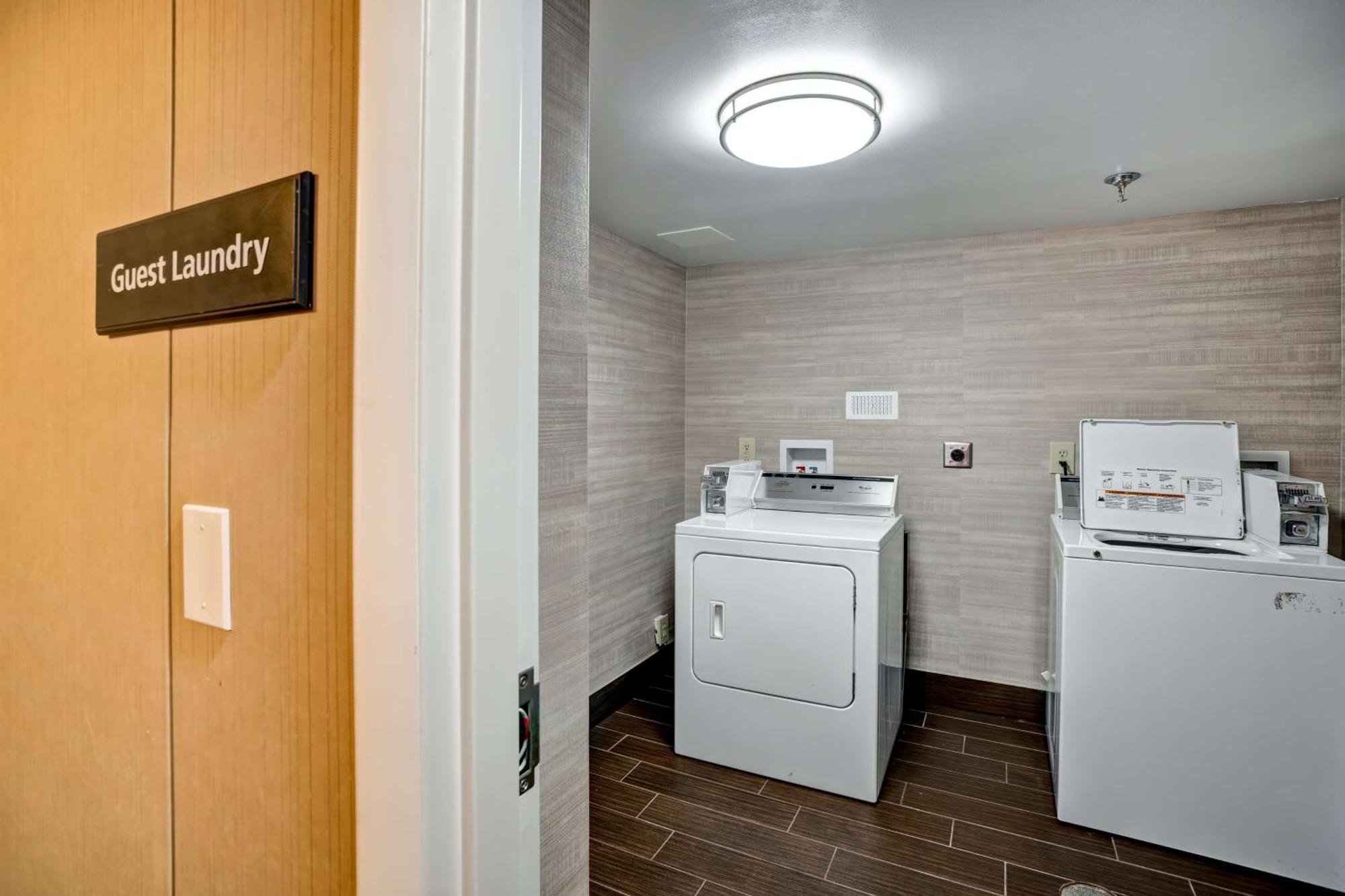 Hampton Inn Norfolk-Naval Base Zewnętrze zdjęcie